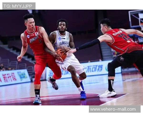 安东尼奥-布莱克尼荣膺CBA最佳防守球员,防守传奇再现 安东尼奥-布莱克尼荣膺CBA最佳防守球员,防守传奇再现