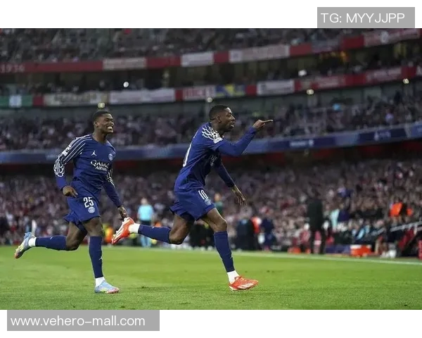 巴黎圣日耳曼:法甲赛场上的不败神话,继续引领积分榜! 巴黎圣日耳曼:法甲赛场上的不败神话,继续引领积分榜!