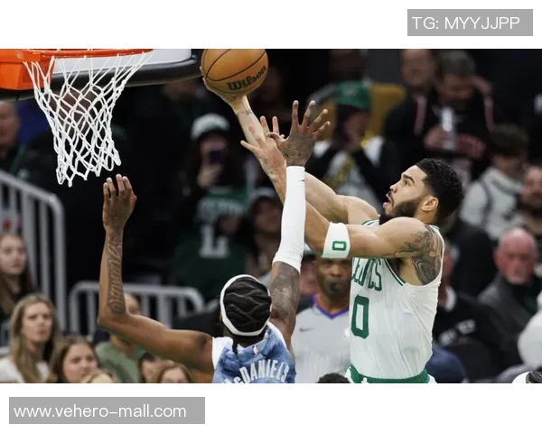 独行客场大胜凯尔特人，继续领跑联盟积分榜