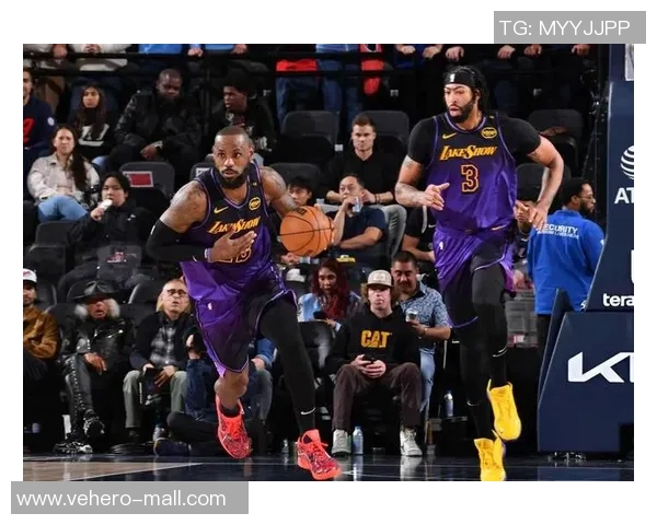 快船主场告捷首胜湖人赢得城市德比