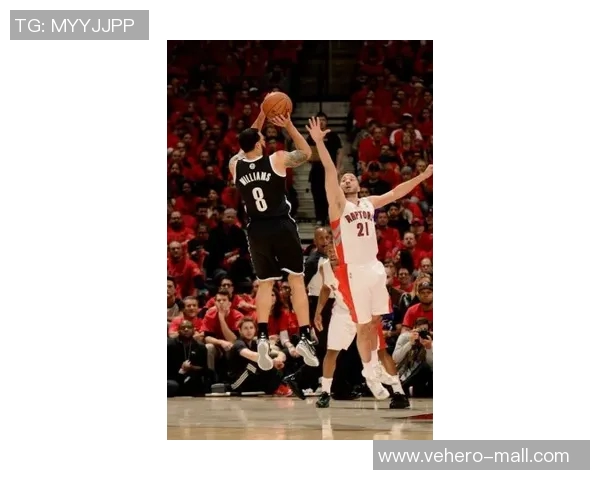 篮网队主场横扫老鹰，强势晋级东部决赛