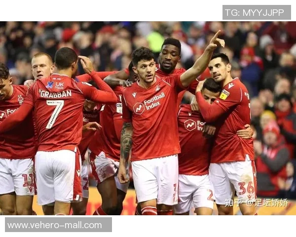 英超直播：曼联憾平热刺，C罗卢卡库连场进球，利物浦逆转阿斯顿维拉